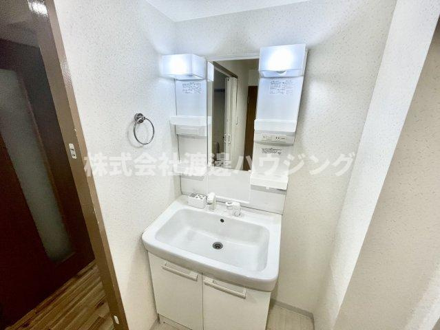 シェリール江坂の洗面所