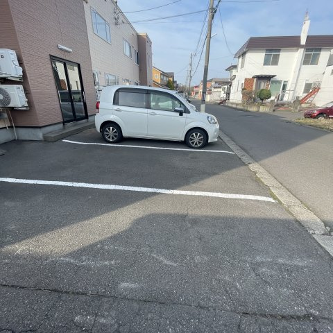 ホワイトステージの駐車場