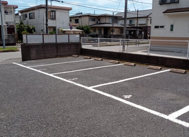 レオパレスKOJIMAの駐車場|画像5