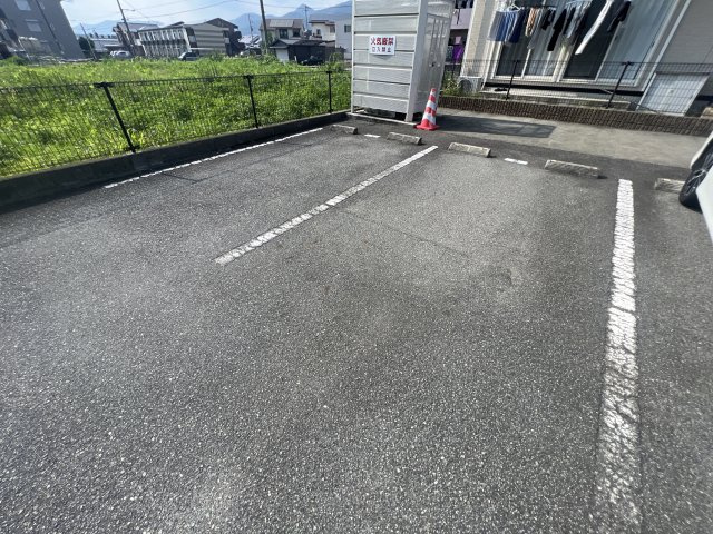 グランモア堂本の駐車場