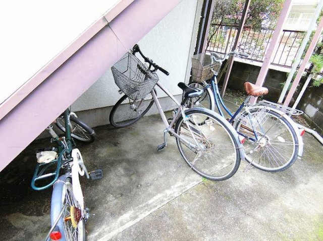 クレアールの駐車場