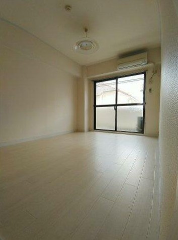 リトルブラウンの居間・リビング