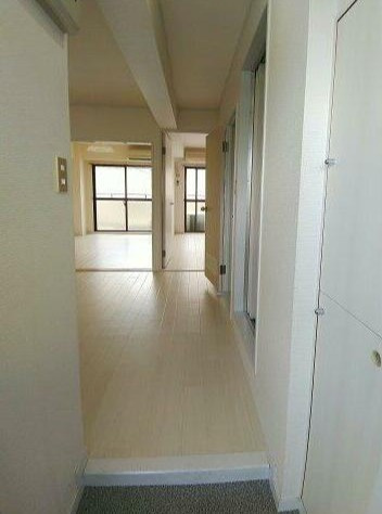 リトルブラウンの玄関