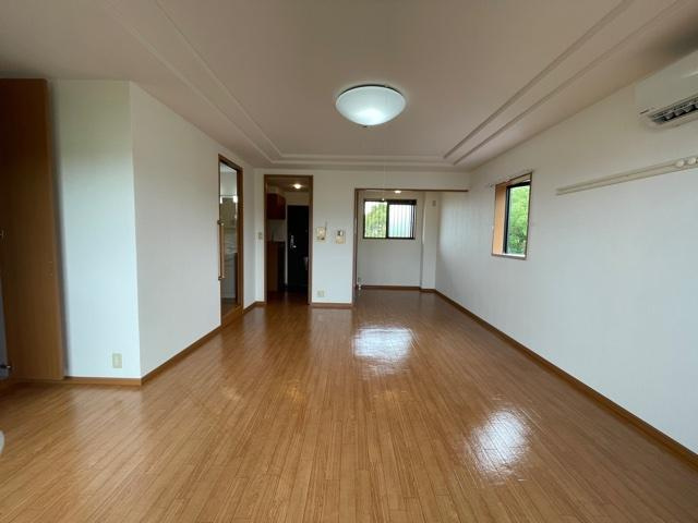 ヴィレッジ名草PARTⅢの内装|洋室