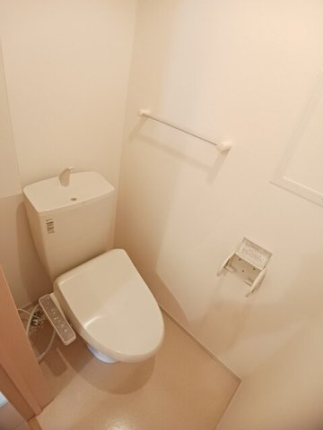 アヴァンツァートⅢのトイレ|落ち着いた色調のトイレです