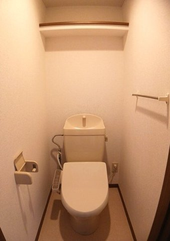 アズゥ－ルのトイレ|清潔感のあるトイレです