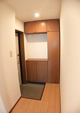 アズゥ－ルの玄関|落ち着いた玄関です