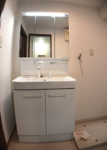 アズゥ－ルの洗面所|スペースが確保できる洗面所です