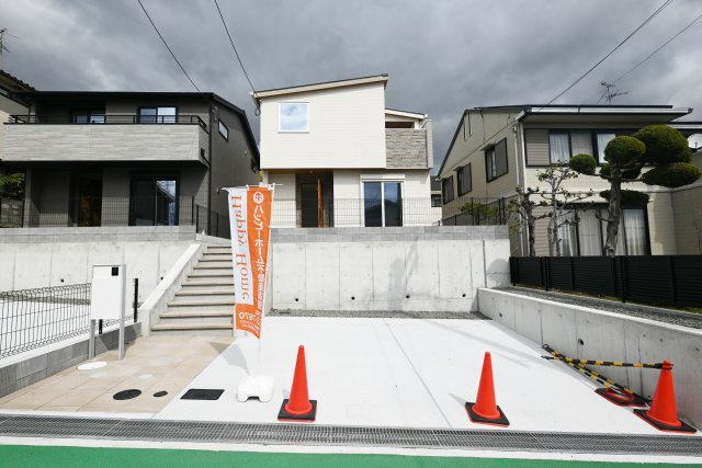 マドレコート宝塚市宝梅2丁目新築一戸建て｜4LDK＋駐車2台