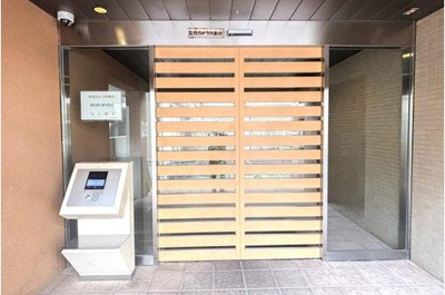 【エントランス】 | エスタテラ湘南台マウンテンコート | 落ち着いたエントランスです