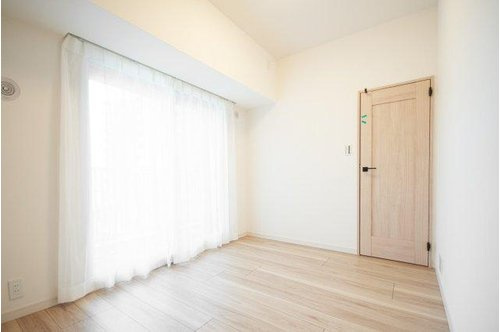 【洋室】 | エスタテラ湘南台マウンテンコート | きれいな洋室です