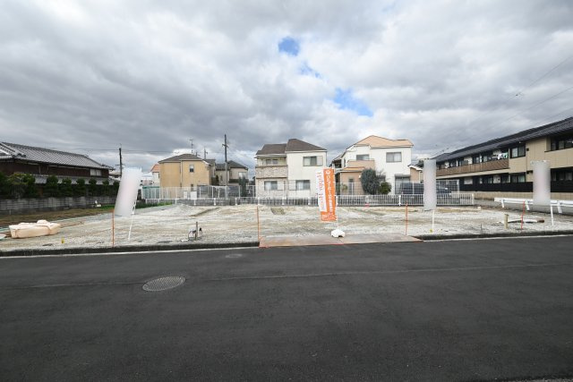 リーブルガーデン宝塚市安倉南4丁目新築一戸建て│4LDK＋並列駐車2台可の外観|全棟、並列駐車2台可、敷地面積100㎡超となっています。詳しくはお気軽にお問い合わせください。