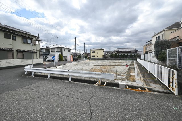 リーブルガーデン宝塚市安倉南4丁目新築一戸建て│4LDK＋並列駐車2台可の外観|本物件には安心の地盤サポートシステム20年保証がついています。詳しくはお気軽にお問い合わせください。