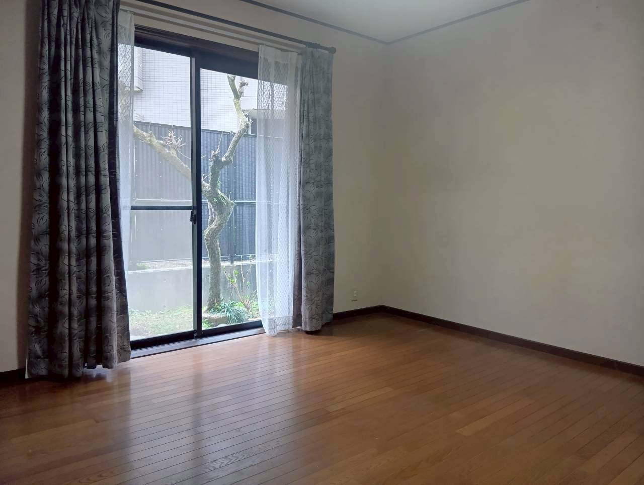 目黒区中目黒　中古戸建の洋室|令和8年3月6日撮影