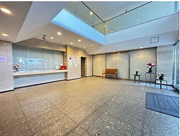 ★仲介手数料半額★広尾マンション（南向きにつき陽当たり良好）のエントランス