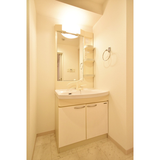 CASSIA福島駅前の洗面所