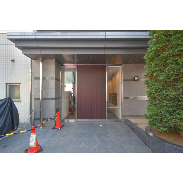 CASSIA福島駅前のエントランス