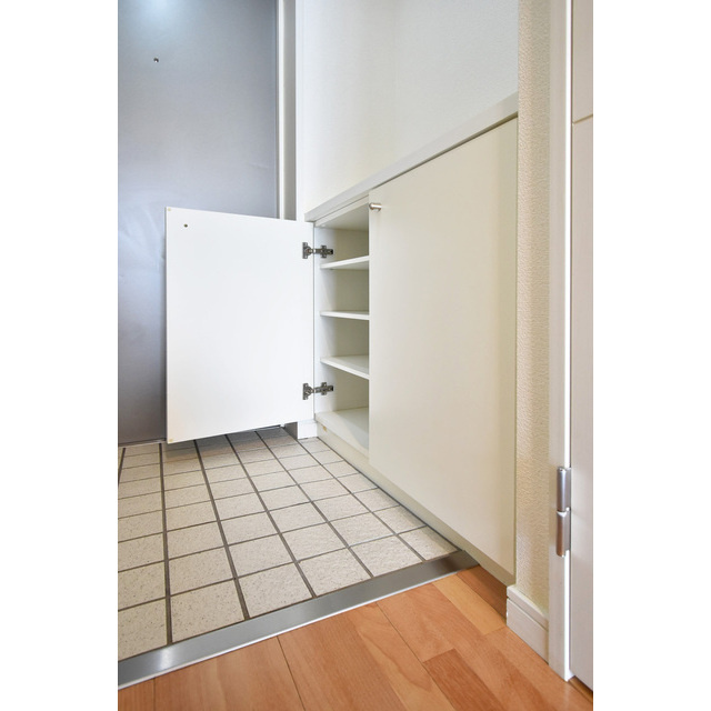 CASSIA福島駅前の玄関