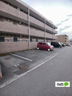 【駐車場】 | ＢＬＵＥ　ＳＫＹ　鴻川