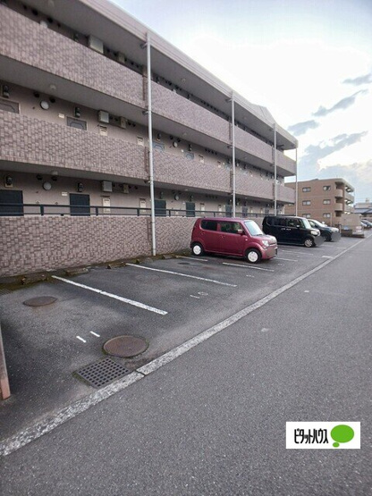 【駐車場】 | ＢＬＵＥ　ＳＫＹ　鴻川