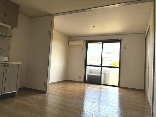 スルースM.Aの居間・リビング