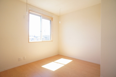 【洋室】 | シャーメゾン八幡 | 5.1帖洋室　室内物干しがございます