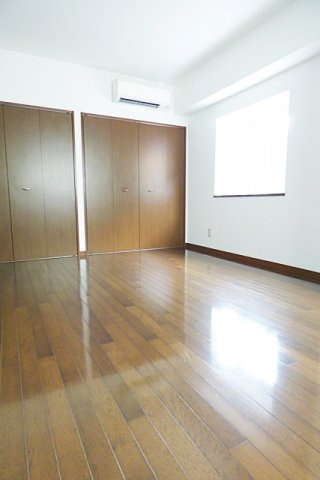 パークマノアの寝室