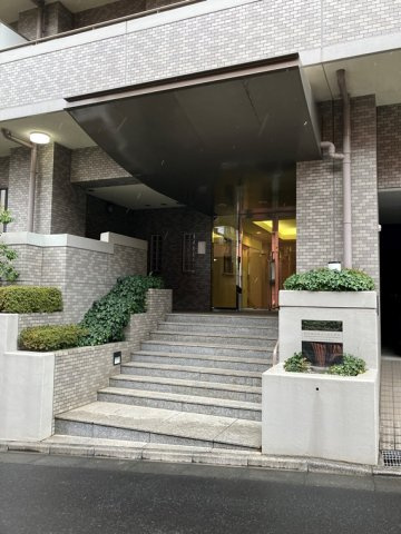 代々木山手パークハウスのエントランス