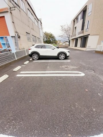 カーサ　モデルノＢの駐車場