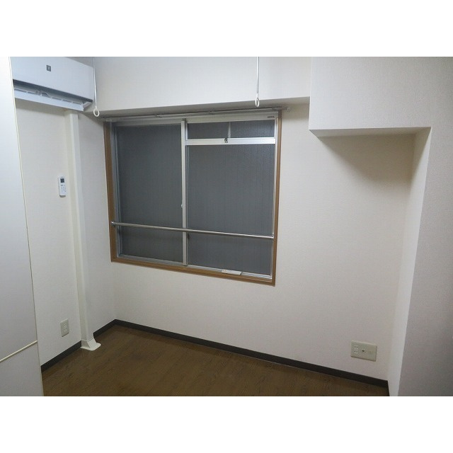 柳橋ビルの居間・リビング|洋室