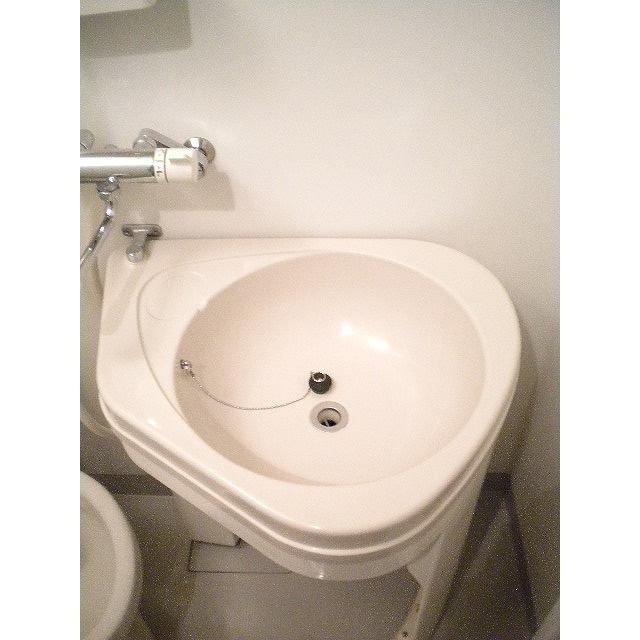 柳橋ビルの洗面所|洗面台