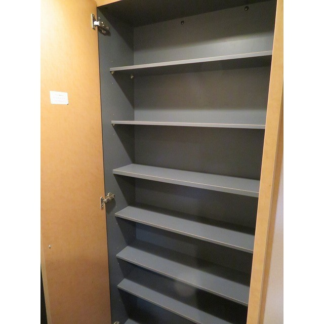 アムス東池袋の玄関|シューズボックス