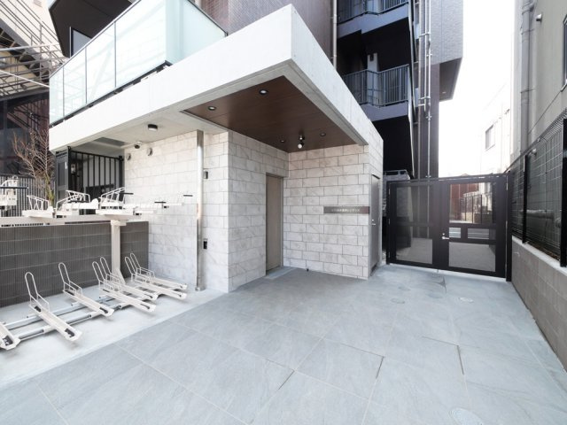 中野新井薬師レジデンスの外観