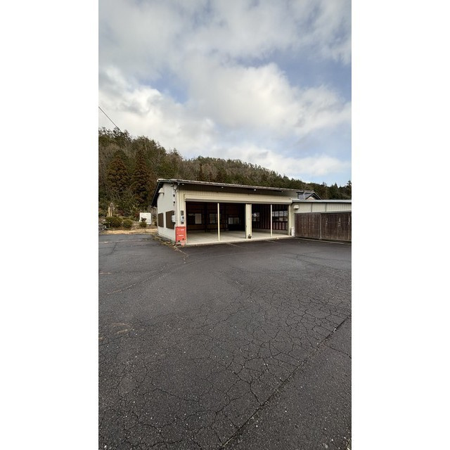 美濃市大矢田の倉庫