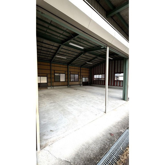 美濃市大矢田の倉庫の居間・リビング