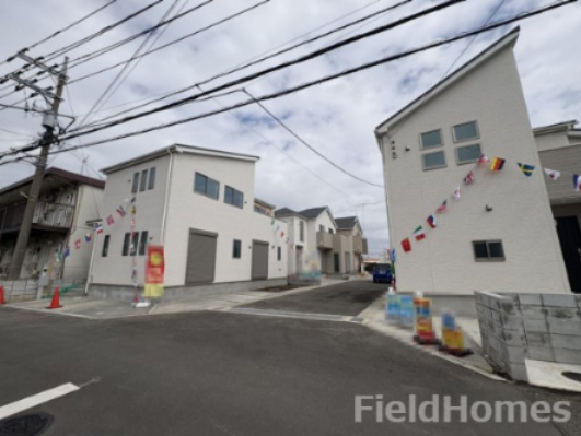 厚木市愛甲東3丁目新築戸建て　6号棟の前面道路含む現地写真|前面道路含む現地写真です。