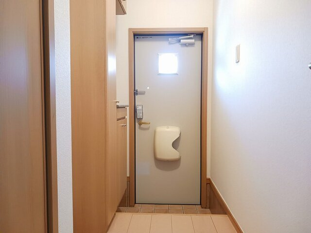 インフィニティーＢの玄関|収納もある玄関です