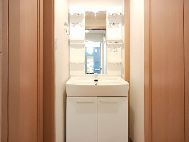 インフィニティーＢの洗面所|脱衣スペースもあります