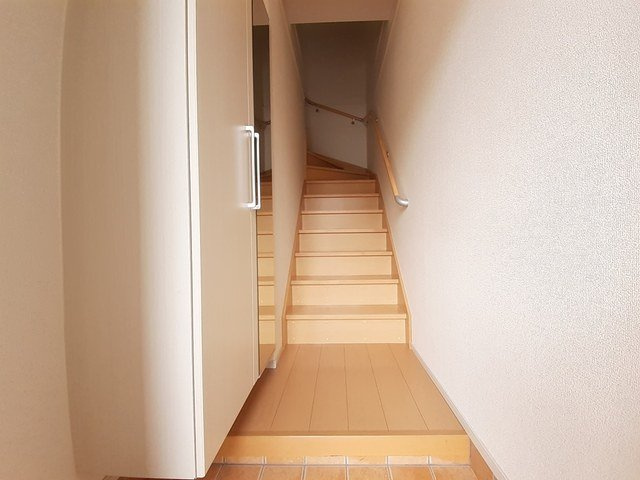 ヴァン・グラースⅡの玄関|収納もある玄関です