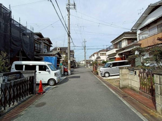 【前面道路含む現地写真】