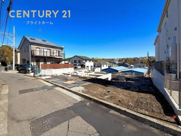 横浜市保土ケ谷区上菅田町の新築一戸建の前面道路含む現地写真|周辺物件、周辺環境も合わせてご案内可能です！
お気軽にお問い合わせください。