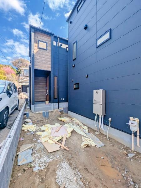 横浜市戸塚区戸塚町の新築一戸建の前面道路含む現地写真|周辺物件、周辺環境も合わせてご案内可能です！
お気軽にお問い合わせください。