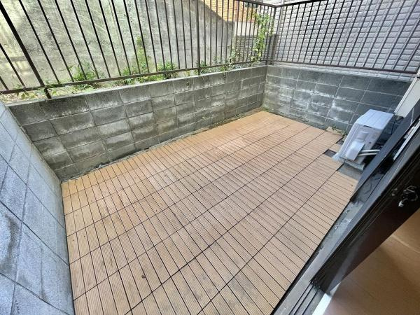 パークイースト駒沢の庭|11.7平米の大型テラス