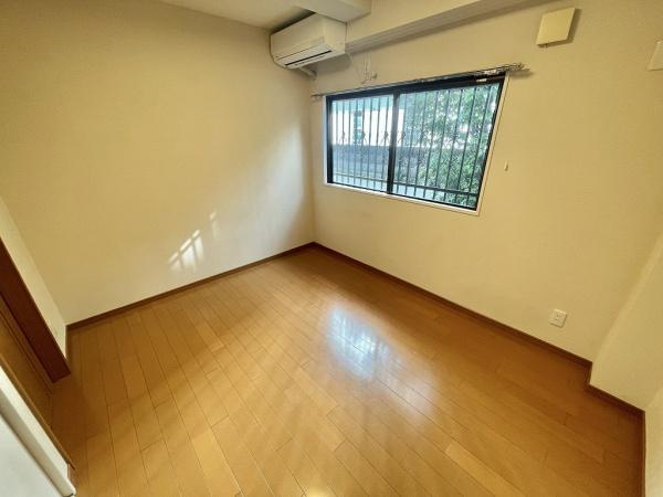 パークイースト駒沢の洋室