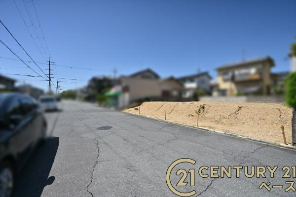 磯城郡田原本町阪手　建築条件なし土地の前面道路含む現地写真|■現地撮影写真■道路幅員１０.３ｍと開放的な広さ！