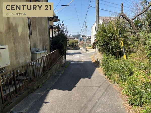岡崎市福岡町字南御坊山の売地の前面道路含む現地写真