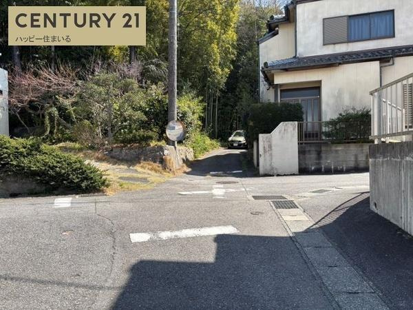 岡崎市福岡町字南御坊山の売地の前面道路含む現地写真