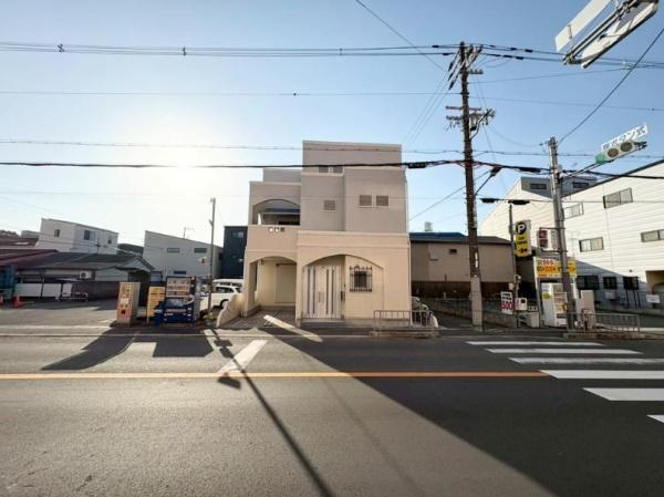 【前面道路含む現地写真】