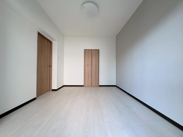 ワコー諏訪坂の洋室