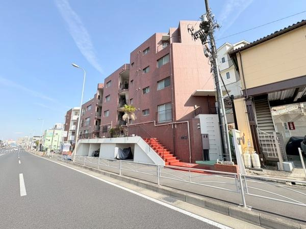 ワコー諏訪坂の外観